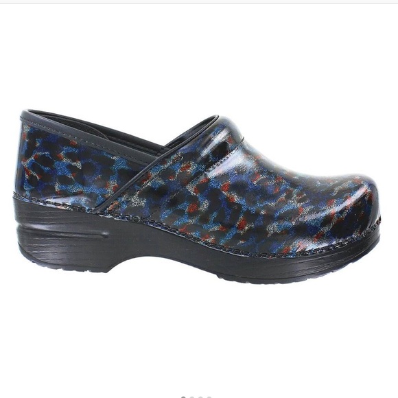 Dansko Shoes - Dansko professional clogs